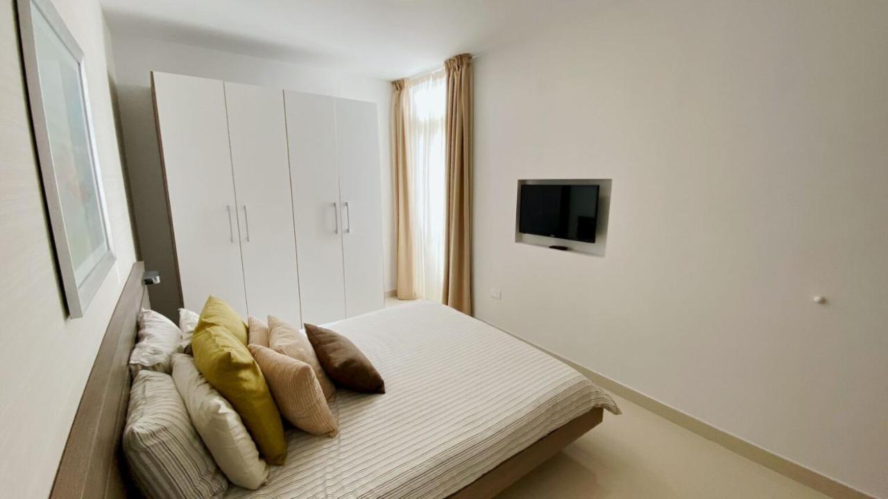 Ferienwohnung Point Sliema Sea Front Exterior foto